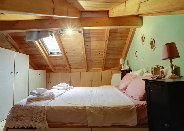 Luminous 2Bd Stone Apt In The Alleys Of Corfu Town