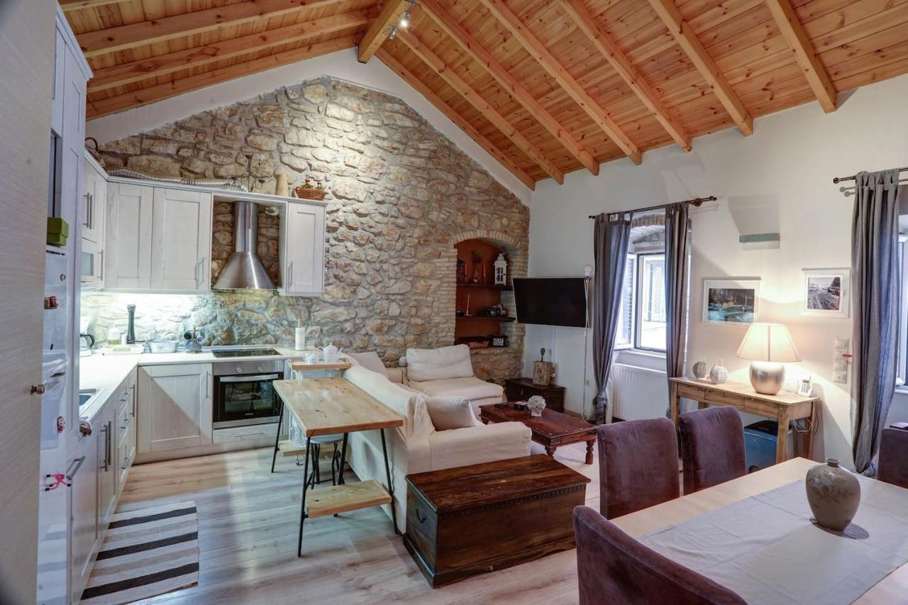 Luminous 2bd Stone In The Alleys Of Corfu Town *