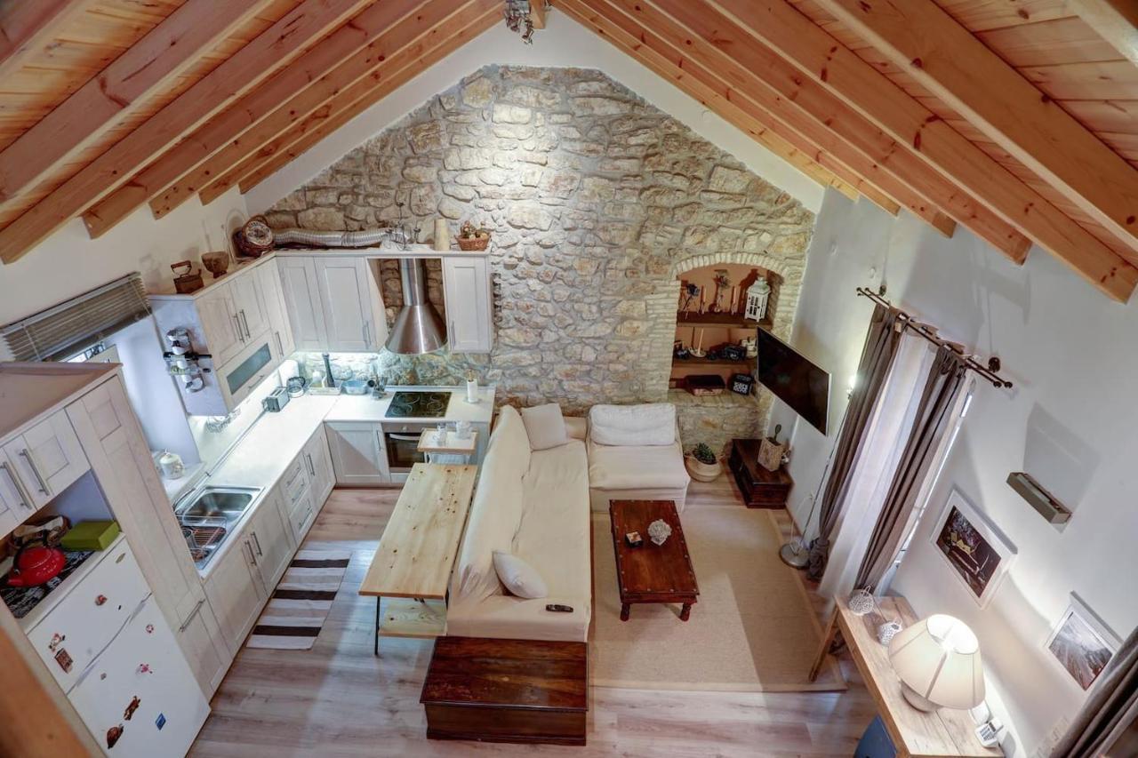 Luminous 2bd Stone In The Alleys Of Corfu Town Apartment *