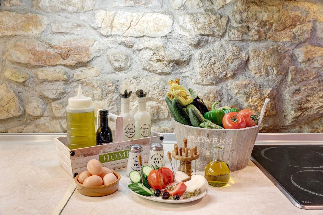 Luminous 2bd Stone In The Alleys Of Corfu Town * Corfu (city)
